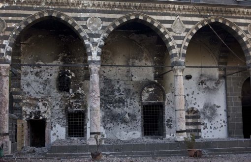 "Sur'da Konutlar Yıkılırken Tarihsel Eklentiler de Kaybedildi"