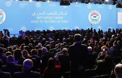 Soçi'deki Suriye Ulusal Diyalog Kongresi Krizle Başladı