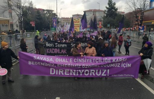 Kadınlar "OHAL'e, Cinsiyetçiliğe" Karşı Bakırköy'de Yürüyor