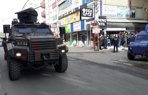 Sultangazi'deki Ozan Yayıncılık'a Polis Baskını