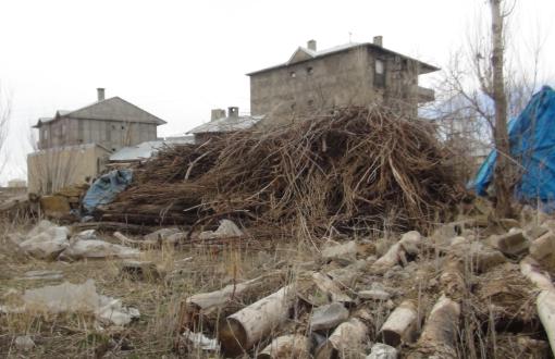 Yüksekova'da Ev Bahçesinde Patlama Oldu, Bir Kişi Yaralı