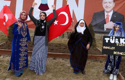 Women in Erzurum Greet Erdoğan with Domestic-Violence Makeup