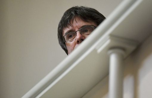 Eski Katalonya Lideri Puigdemont Almanya'da Gözaltına Alındı