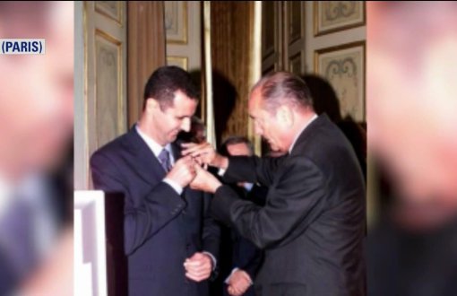 Esad Fransa'nın Onur Nişanını İade Etti