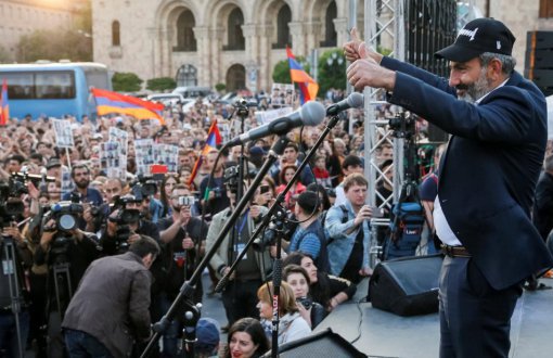 Ermenistan'da Protestoların Lideri Resmen Başbakan Adayı 