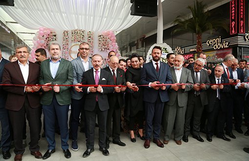 Shopping Mall for Conservative Women Opened in İstanbul
