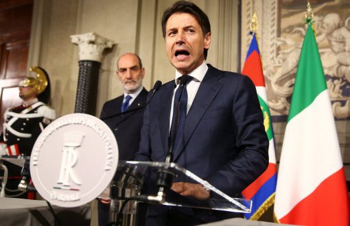 İtalya'da Cumhurbaşkanı, Ekonomi Bakanı Adayını Veto Etti
