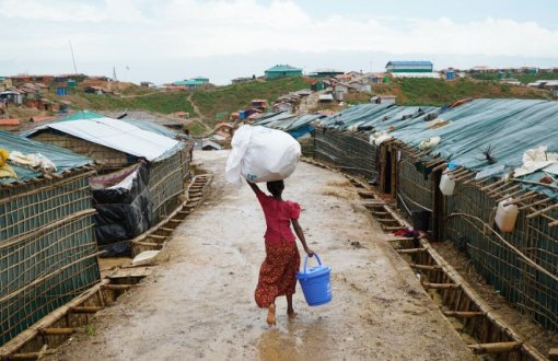 Bangladeş’teki Mülteci Kampında Hastalık, Açlık, Susuzluk İçinde Bir Yıl