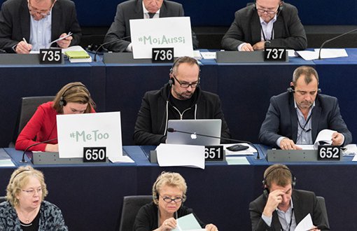 Her Dört Avrupalı Parlamenter Kadından Biri Tacize Maruz Kalıyor