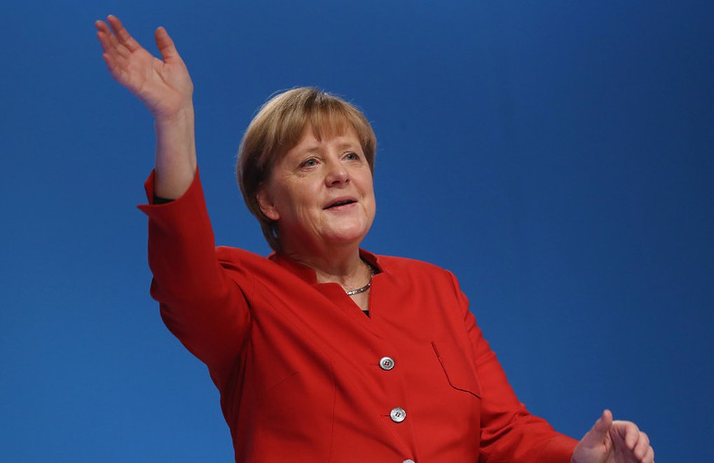Almanyalı Gazeteciler Merkel'in Ayrılma Kararını Yorumladı