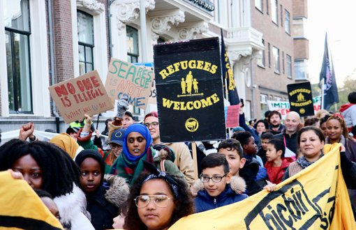 AB'nin Göç Politikaları Hollanda'da Protesto Edildi