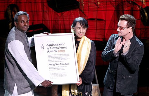 Uluslararası Af Örgütü Myanmar Lideri Aung San Suu Kyi’ye Verdiği Vicdan Elçisi Ödülü’nü Geri Çekti