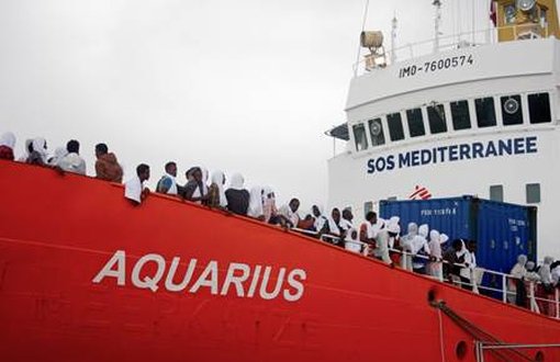 MSF: İtalya Denizdeki Arama-Kurtarma Çalışmalarını Durdurmaya Çalışıyor