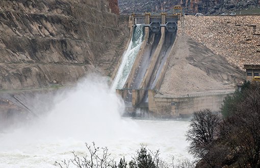 Dicle Barajı'nın Kapağı Koptu, Hevsel Bahçeleri Su Altında Kaldı