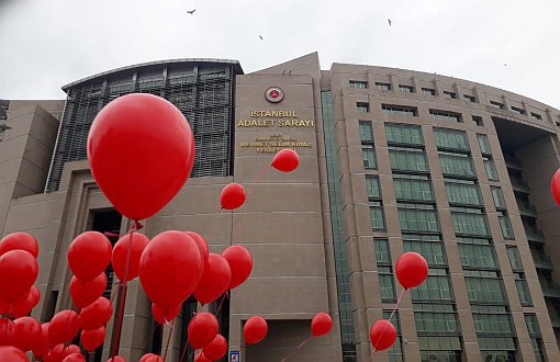 Avukatlar Son Adalet Nöbeti için İstanbul Adliyesi'ndeydi: Mücadelemiz Sürecek