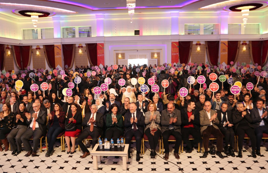 HDP Adaylarını ve Seçim Şarkısını Tanıttı