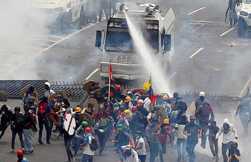 BM: Venezuela'da En Az 20 Ölü, 350 Gözaltı Var