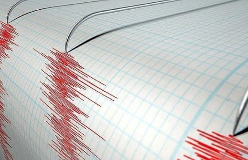 İzmir'de 4.3 Büyüklüğünde Deprem 