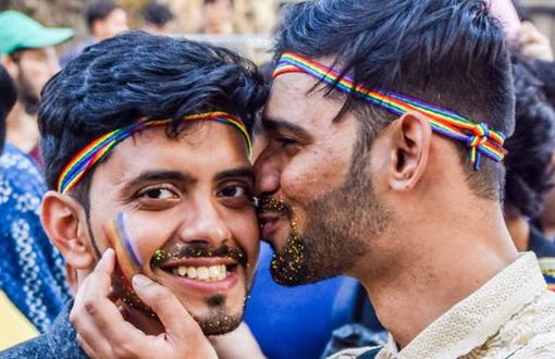 Hindistan’da İlk Onur Yürüyüşü: Queer Azaadi Mumbai