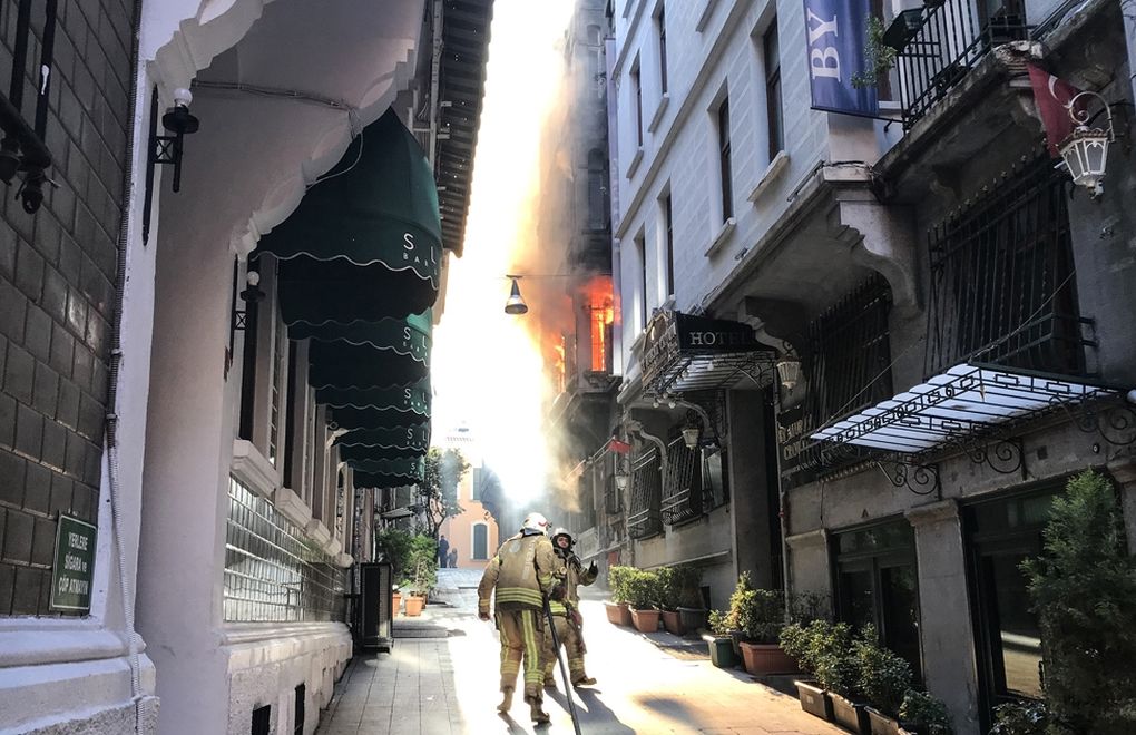 Beyoğlu'nda Yangın: 4 Kişi Hayatını Kaybetti