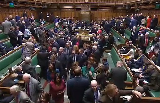 İngiltere Parlamentosu Anlaşmasız Brexit İstemedi, Bu Akşam Bir Oylama Daha Var