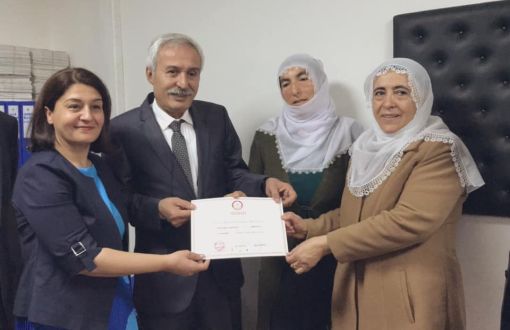 Diyarbakır Büyükşehir Belediye Eş Başkanı Selçuk Mızraklı Mazbatasını Aldı 