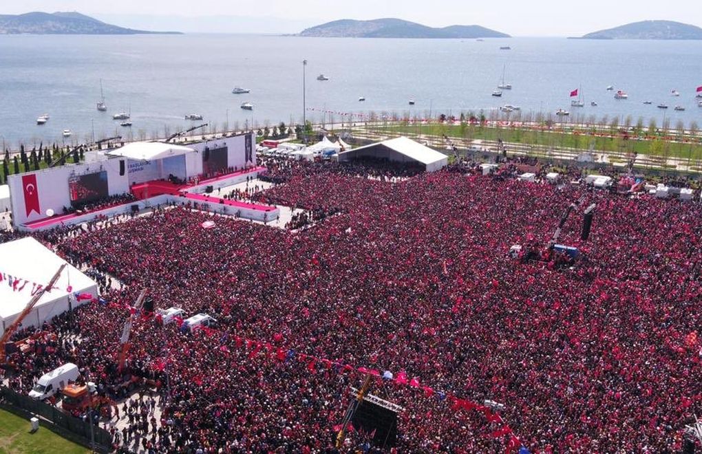 İstanbul Mayor Addresses Thousands, Promises 'a New Generation of Local Democracy'