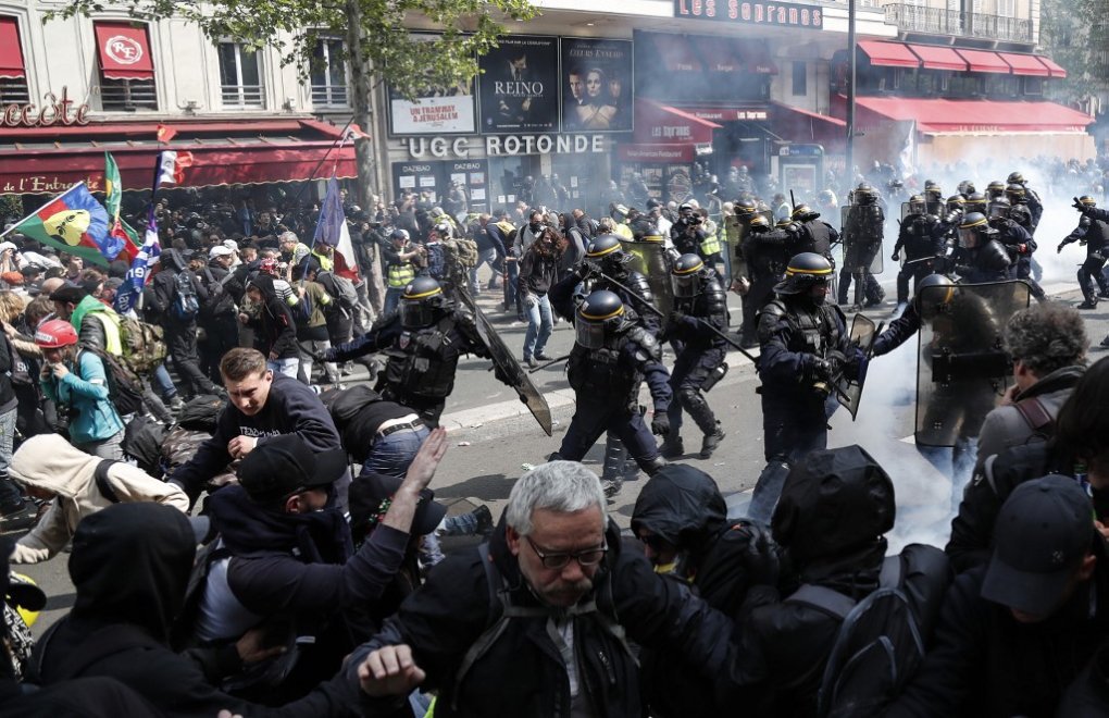 Paris'te 1 Mayıs Eylemine Polis Saldırısı, Gözaltılar Var
