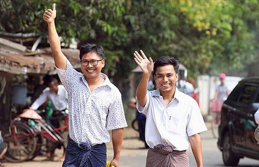  Myanmar İki Reuters Muhabirini Serbest Bıraktı