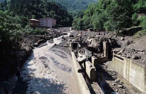 Minister Pakdemirli: Hydroelectric Power Plant Has Fallen Victim to Flood