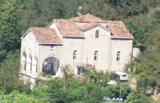 Trabzon’da Tarihi Ruhban Okulu ve Kilise Çürümeye Terk Edildi 