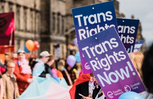 İskoçya’da Transların Lehine Reformlar Ertelendi