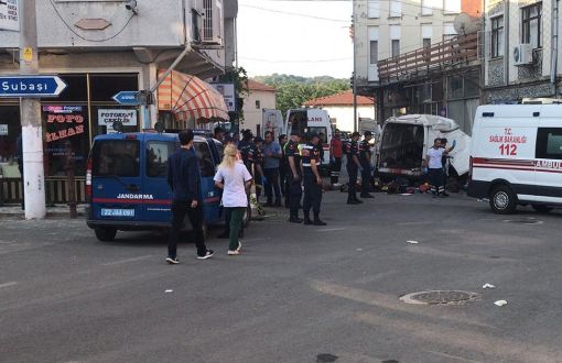 Minibus Carrying Refugees Crashes into Shop, 10 People Lose Their Lives