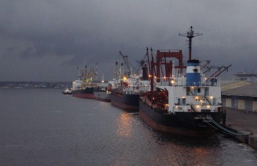 Nijerya'da Türkiye Bandıralı Gemi Korsanlarca Kaçırıldı