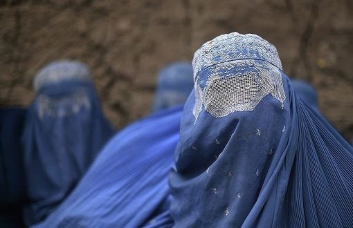 Hollanda'da Burka Giymenin Cezası 150 Euro 