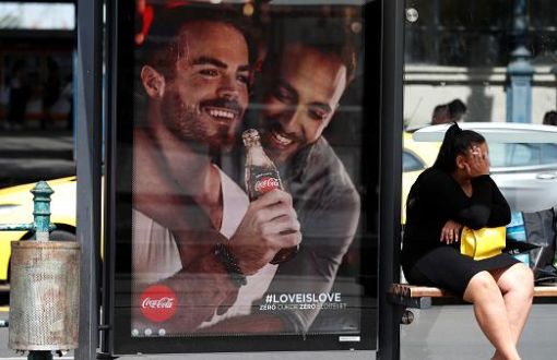 Coca-Cola'dan Macaristan'da "Love is Love" Kampanyası 