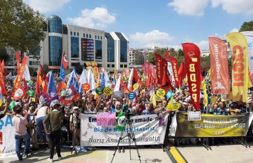 İstanbul'da Dünya Barış Günü Mitingi'nde Kayyum Protestosu  