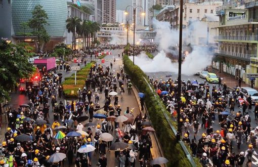 Hong Kong'da Protestocular Kazandı: "Çin'e İade Yasası" Geri Çekildi