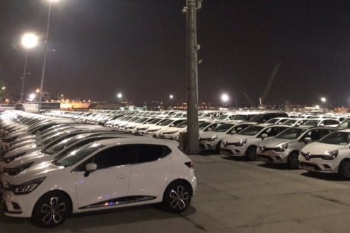İstanbul Municipality Piles up Hundreds of 'Surplus Cars' from AKP Era