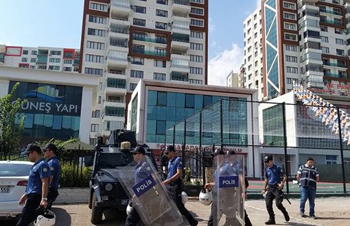 AKP Diyarbakır İl Binası Önünde Eylem Başlatan 'Beyaz Tülbentli Annelere' Gözaltı