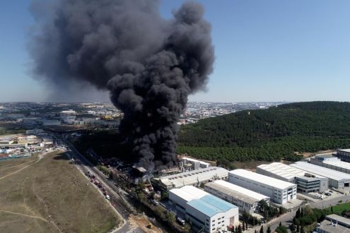 Two Injured in İstanbul Factory Fire