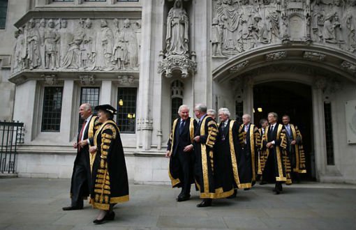 İngiltere'de Parlamentonun Askıya Alınması Kararı Ertelendi