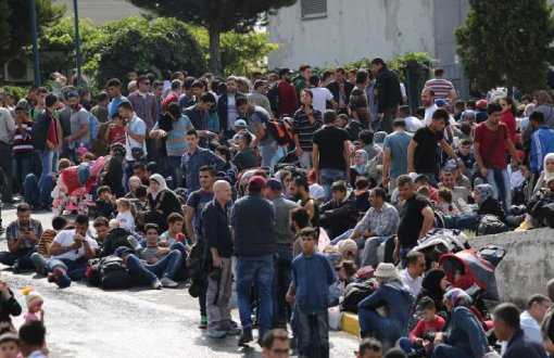 Yunanistan 10 Bin Mülteciyi Türkiye'ye İade Edecek