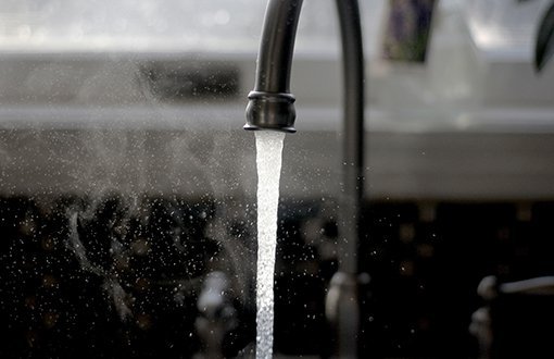 Dr. Akgün İlhan'dan Öneri: İBB Musluktan Akan Suyu İçilir Hale Getirsin