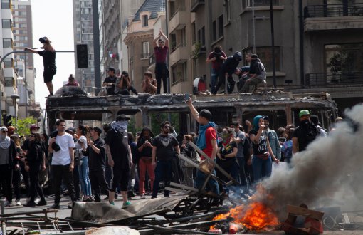 Şili'de Halk Zamlara Karşı Sokaklarda