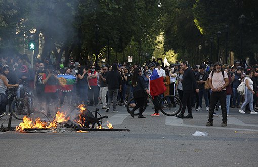 Şili'deki Protestolarda Sekiz Kişi Öldü