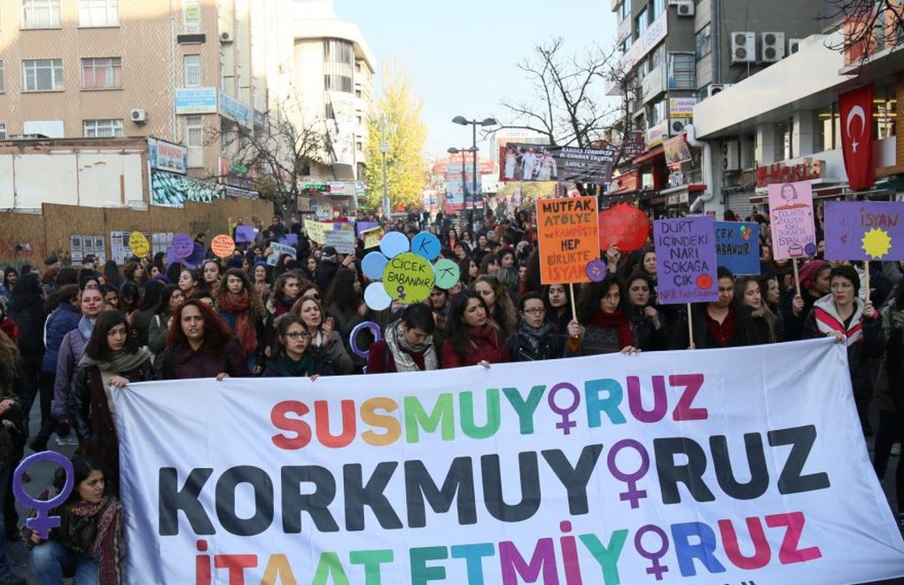 Türkiyeli Kadınların Yarısının Banka Hesabı Yok 