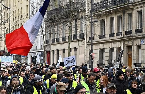 Fransa'nın En Uzun Protestosu: Sarı Yelekliler 1. Yılında