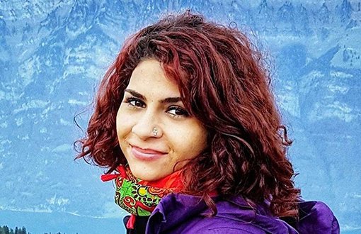 Gazeteci Medine Gümüş'ün Evine Polis Baskını
