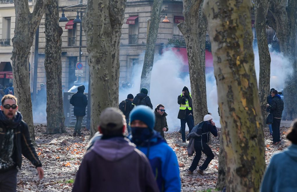 Fransa'daki Protestolara Katılım 500 Bini Buldu